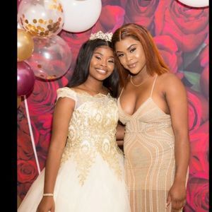 Meet your Posher, Dinette